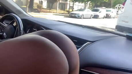 Nice soft round ass sucking dick in car