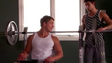 Straight dude swayed to gay during gym bj