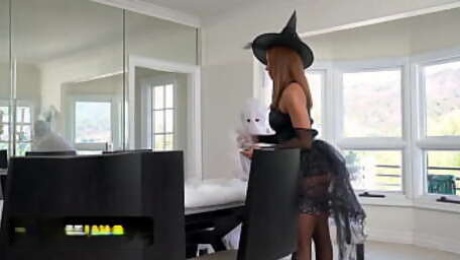 Stepmom Cassie Del Isla Gets Free Used By Three Horny Stepsons In Halloween Costumes