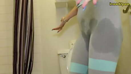 desperate to pee girls wetting their skintight jeans pissing