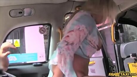 Rough and sloppy quickie fuck in a cab with a blonde