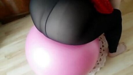 SSBBW slut testing a gymball