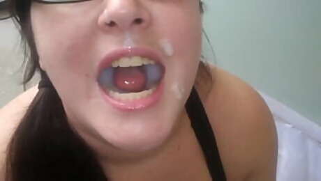 Scarlett's Mouth is a petri dish for semen