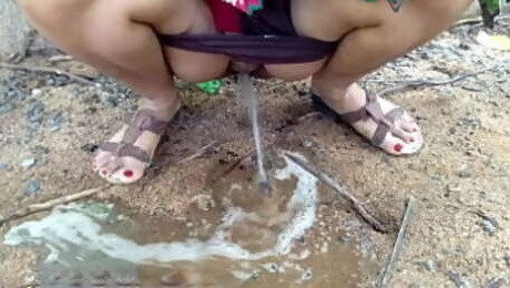 Desi Indian Bhabhi Outdoor Public Pissing Video Compilation