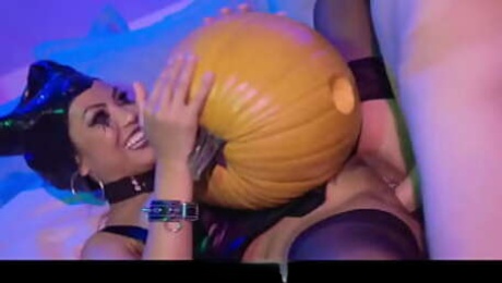 Horny lame guy fuck pumpkin and Maleficent cosplay girl - Polly Pons