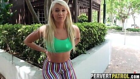 Perving out on a blonde workout chick.1