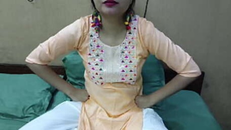 Indian stepmom fucking stepson 2025 young step mom with hindi audio new porn video