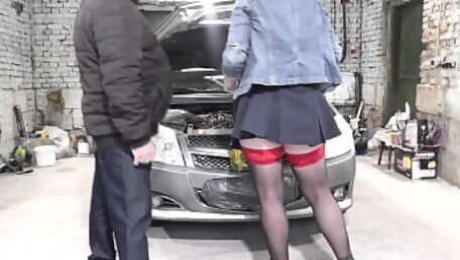 Sexy MILF Frina works in car service. Nude car servise. Naked blonde in car repair shop repairs client auto. No panties under skirt. Without bra. Without panties. Natural tits. Pussy MILF. High heels. Stocking