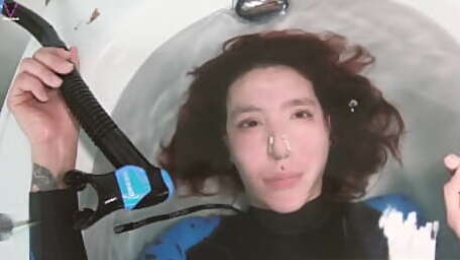 Slow underwater bathtub experience