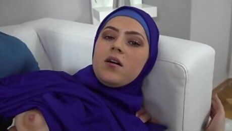 Vain Muslim woman fucked back to reality