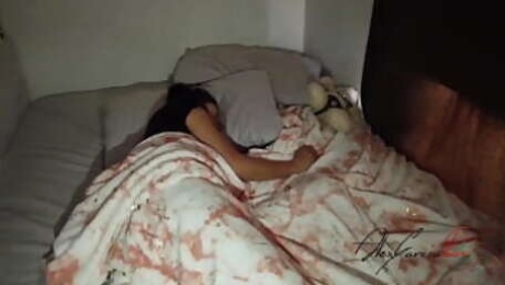 CCah Despierto a mi hermanastra lamiendole la cola y las tetas
