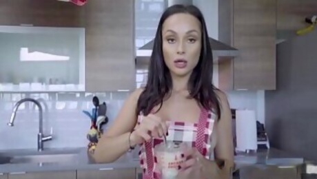 STEPMOM's NIP SLIP FUCK SHOW- Crystal Rush