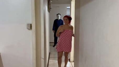 7 Noites de Terror - Michael Myers arromba o CU da gostosa Camila