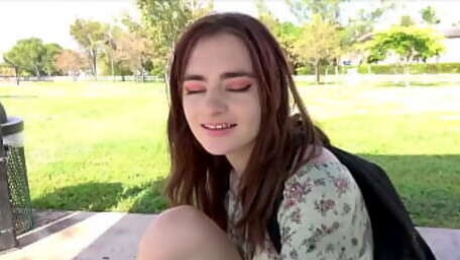 Public park quickie with random horny hottie