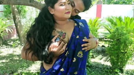 Desi hot Housewife Amazing XXX sex with New Indian boy! Hot sex