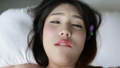 Dink enters booty of a luscious japanese ts