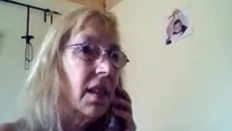 German Granny fuck herself on Webcam