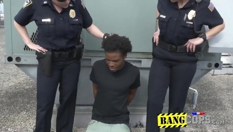 DIRTY ebony thug SLAMMING the cops