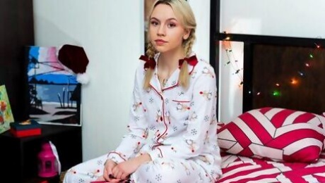 Masturbation movie with outstanding Lisa Asil from Nubiles.net